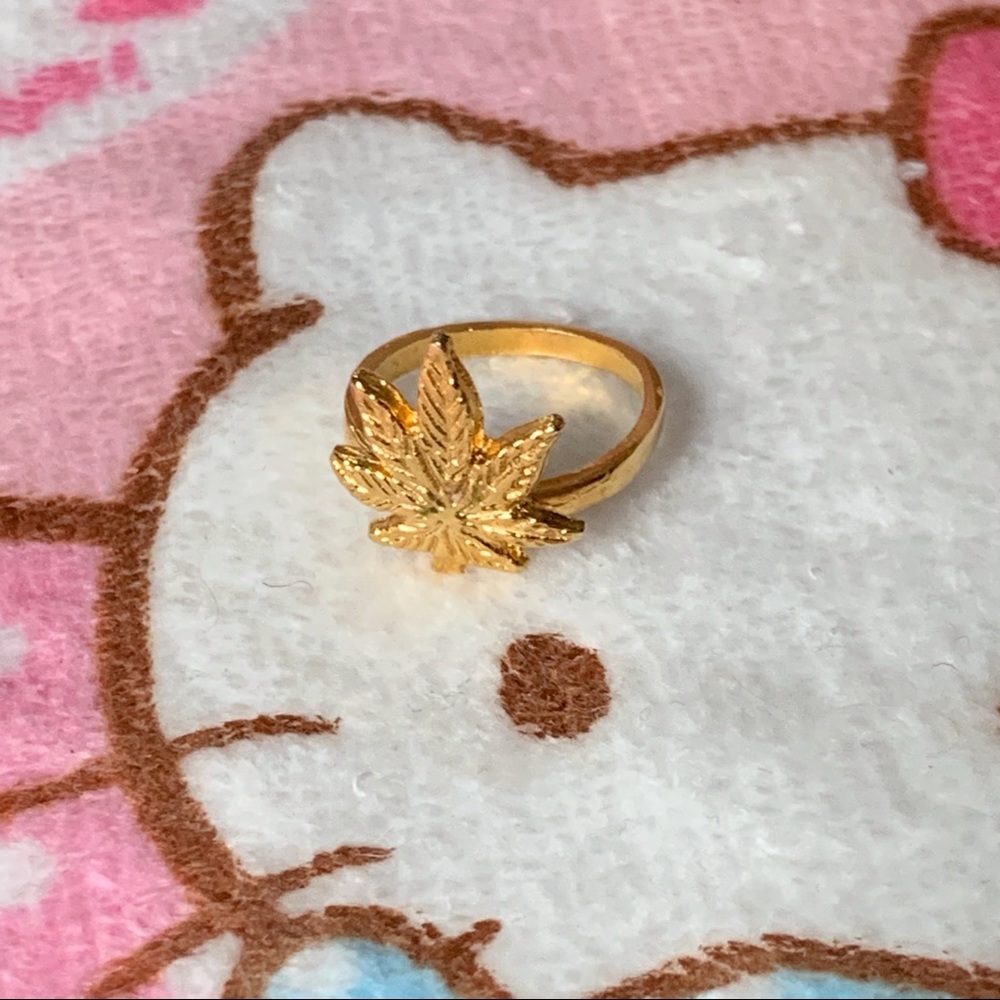 Vidakush Mary Jane Midi Ring in Gold